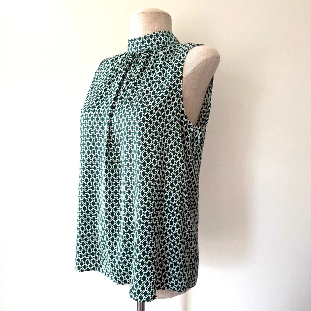 H&M Green and White Diamond Geometric Sleeveless Blouse Workwear Chic - Picture 4 of 11